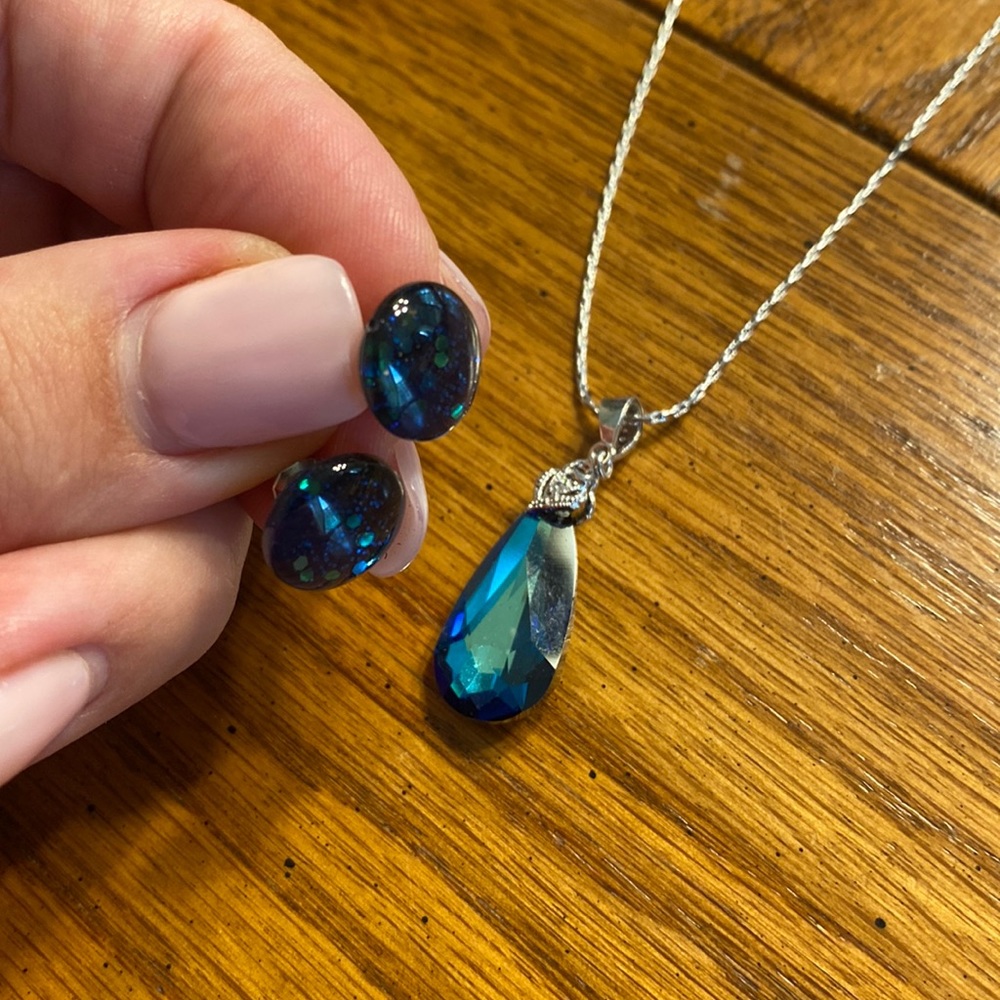 Blue gemstone necklace & earrings